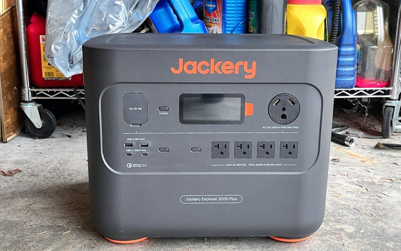 Jackery 2000 Plus